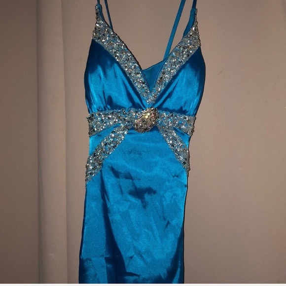 PROM DRESS - Picture 2 of 5